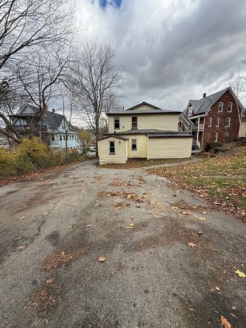 143 Greenwood St, Gardner, MA 01440