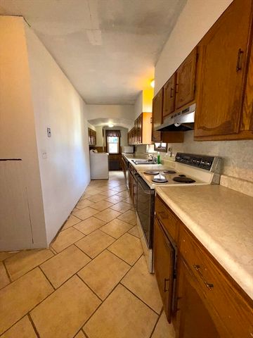 143 Greenwood St, Gardner, MA 01440