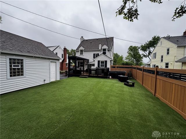 436 East Drive, Oakwood, OH 45419