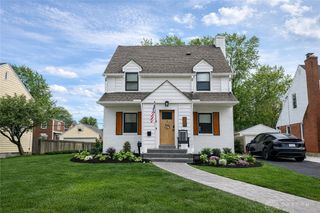 436 East Drive, Oakwood, OH 45419