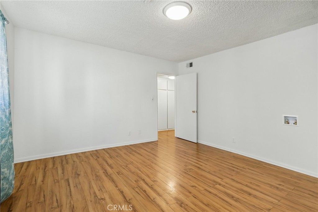 Image 12 of property listing at 4358 Mammoth Avenue 14, Sherman Oaks, CA 91423