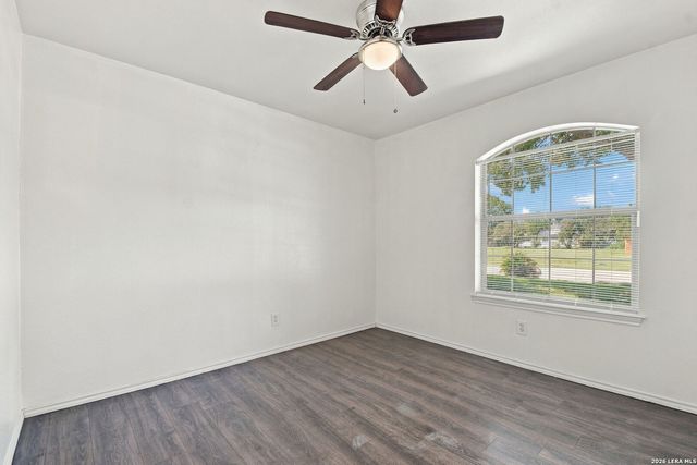 1318 SUMMERWOOD DR, New Braunfels, TX 78130