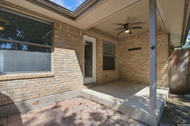 1318 SUMMERWOOD DR, New Braunfels, TX 78130