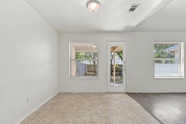 1318 SUMMERWOOD DR, New Braunfels, TX 78130