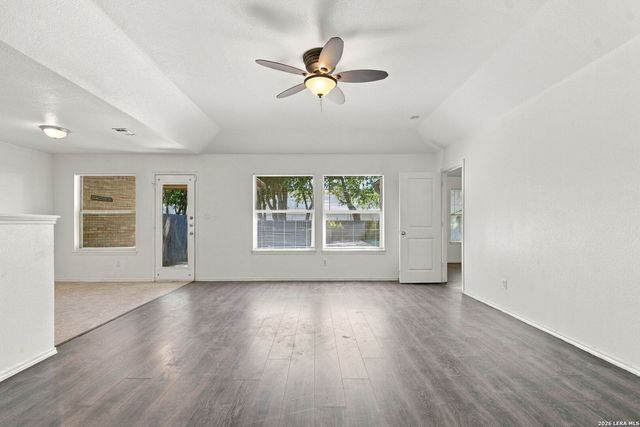 1318 SUMMERWOOD DR, New Braunfels, TX 78130