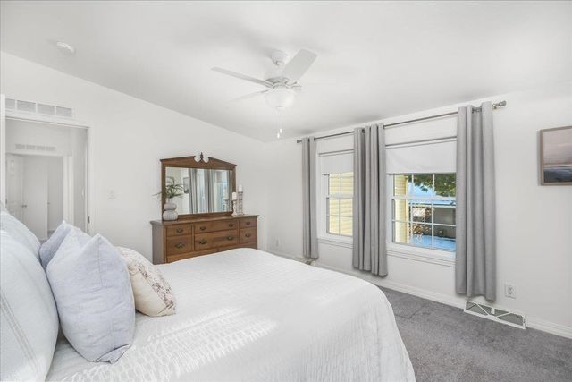 80 Ledgewood Way, Manchester, NH 03104