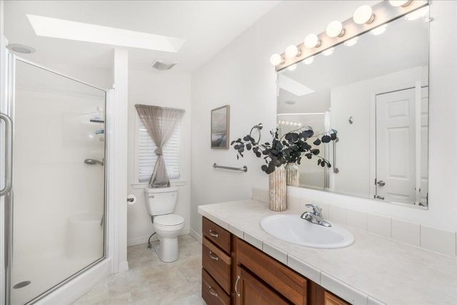 80 Ledgewood Way, Manchester, NH 03104