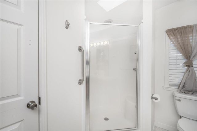 80 Ledgewood Way, Manchester, NH 03104