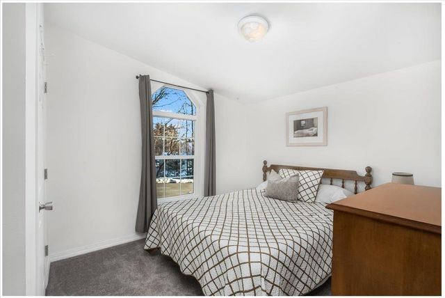 80 Ledgewood Way, Manchester, NH 03104