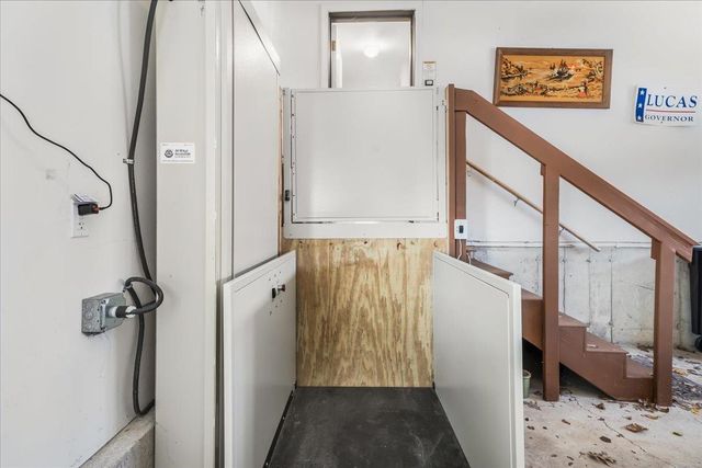 80 Ledgewood Way, Manchester, NH 03104