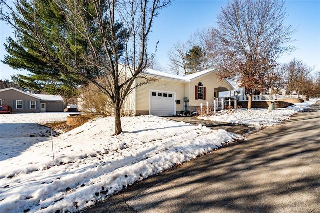 80 Ledgewood Way, Manchester, NH 03104