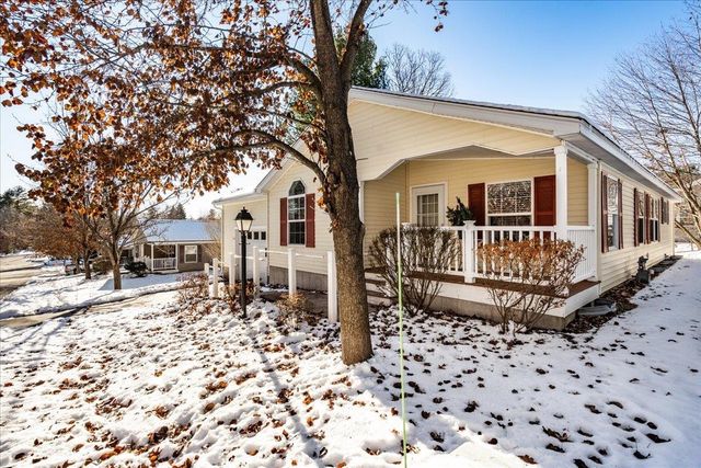 80 Ledgewood Way, Manchester, NH 03104