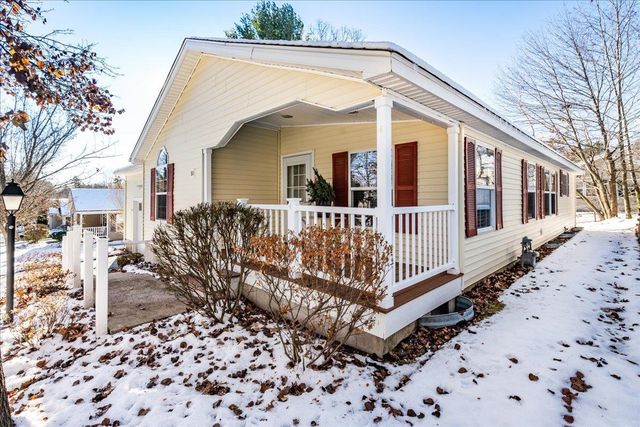 80 Ledgewood Way, Manchester, NH 03104