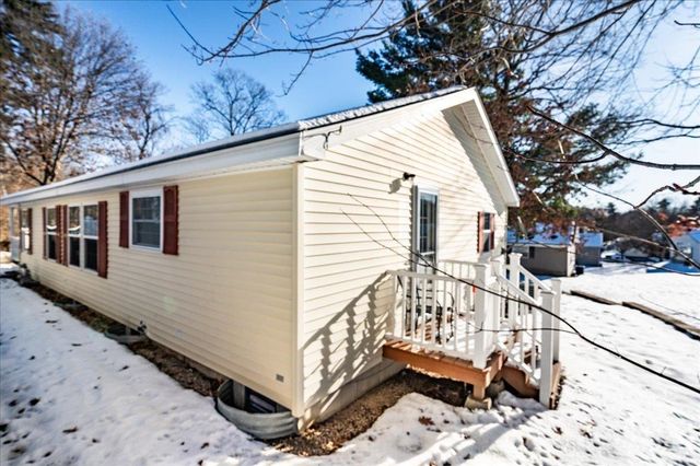 80 Ledgewood Way, Manchester, NH 03104