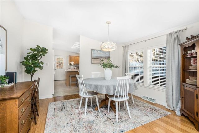 80 Ledgewood Way, Manchester, NH 03104