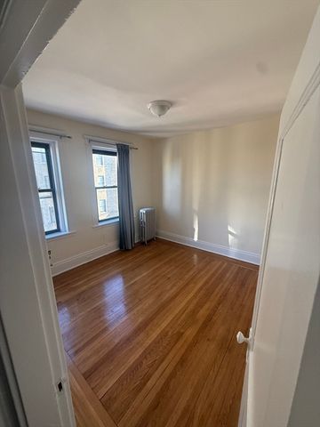 61 Kent 2, Quincy, MA 02169