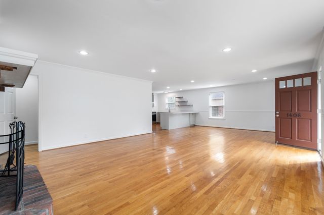 1406 Grandview Dr, Nashville, TN 37215