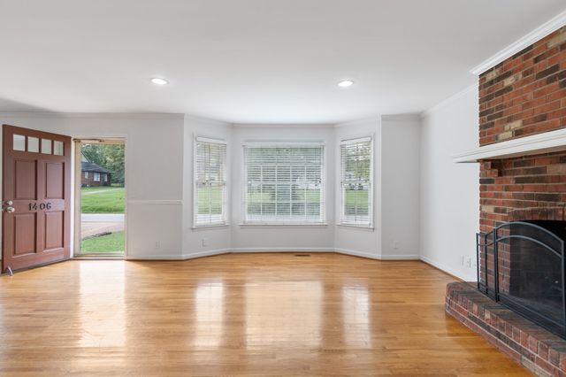 1406 Grandview Dr, Nashville, TN 37215