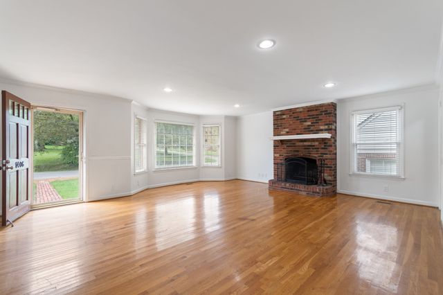 1406 Grandview Dr, Nashville, TN 37215