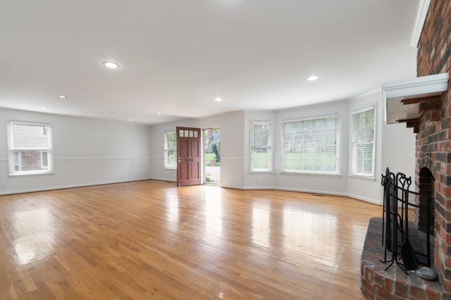 1406 Grandview Dr, Nashville, TN 37215