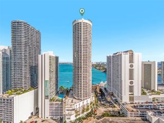 1750 N Bayshore Dr 1407, Miami, FL 33132