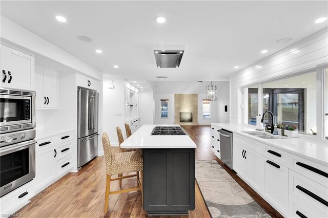 4850 Sherry LN, Fort Myers, FL 33908