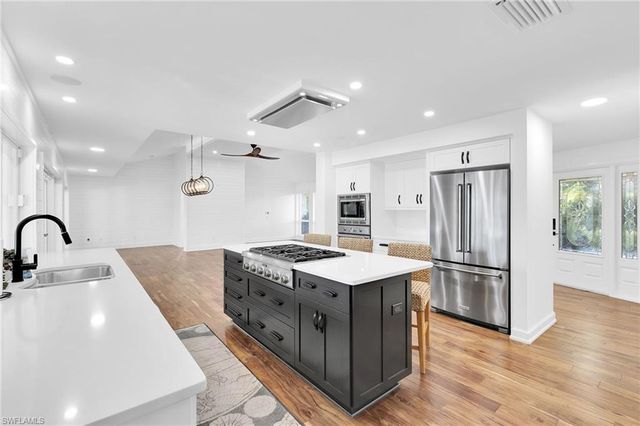 4850 Sherry LN, Fort Myers, FL 33908