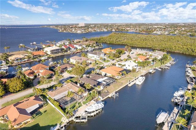 4850 Sherry LN, Fort Myers, FL 33908