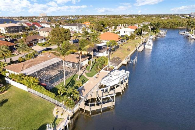 4850 Sherry LN, Fort Myers, FL 33908