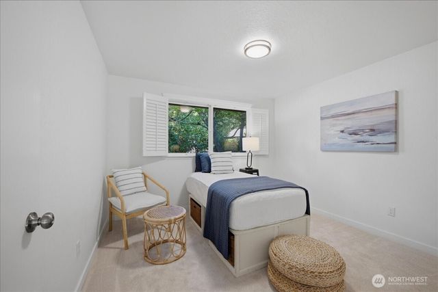 20215 41st Place NE, Lake Forest Park, WA 98155