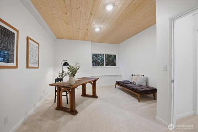 20215 41st Place NE, Lake Forest Park, WA 98155