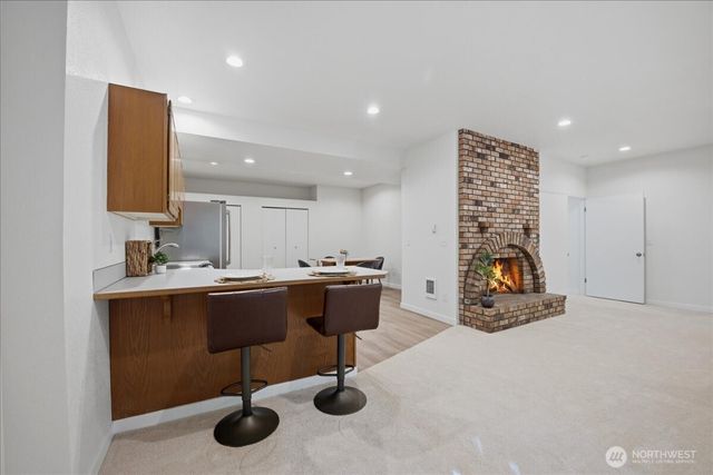 20215 41st Place NE, Lake Forest Park, WA 98155