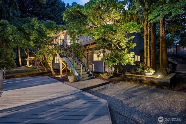 20215 41st Place NE, Lake Forest Park, WA 98155