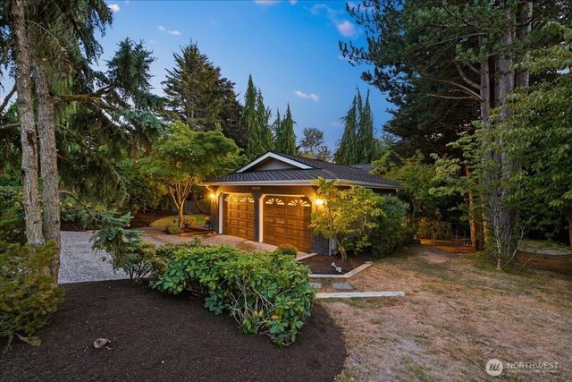 20215 41st Place NE, Lake Forest Park, WA 98155
