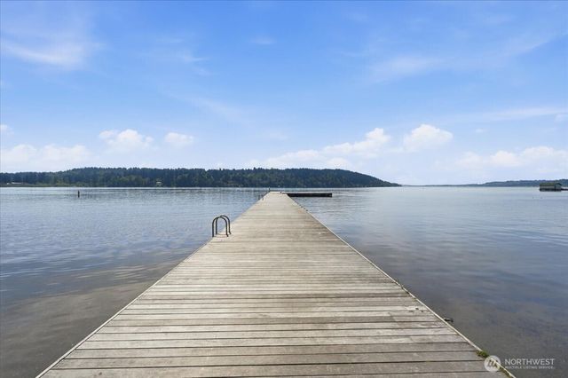 20215 41st Place NE, Lake Forest Park, WA 98155