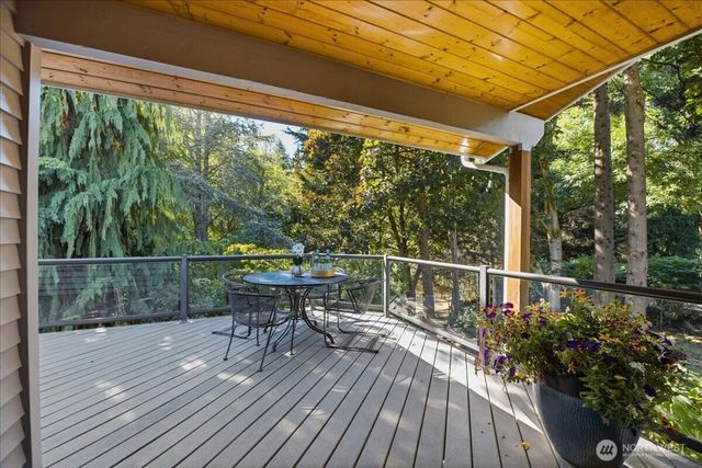 20215 41st Place NE, Lake Forest Park, WA 98155