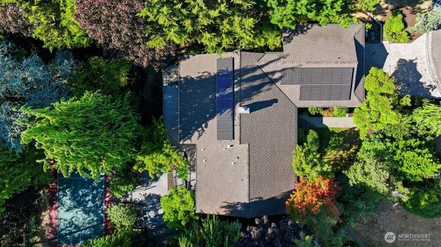 20215 41st Place NE, Lake Forest Park, WA 98155