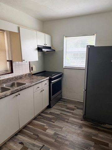 1026 NW 50th St 1, Miami, FL 33127