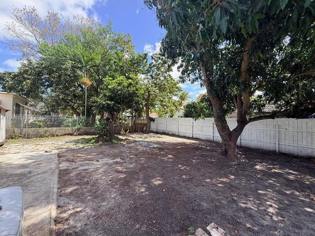 1026 NW 50th St 1, Miami, FL 33127