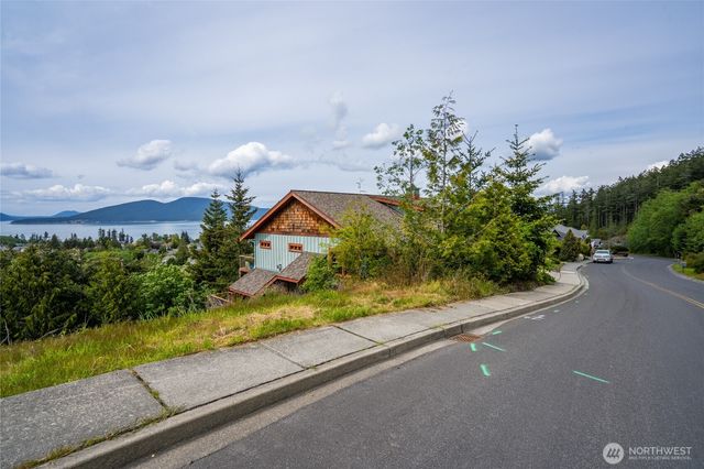 2016 Kansas Avenue, Anacortes, WA 98221