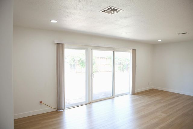 641 S West Lincoln Road, Stockton, CA 95207