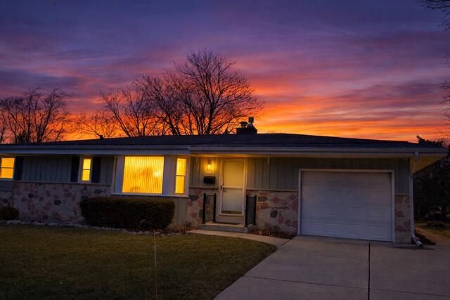 5400 Laura LANE, Greendale, WI 53129