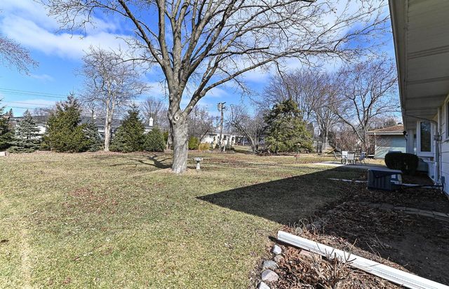 5400 Laura LANE, Greendale, WI 53129