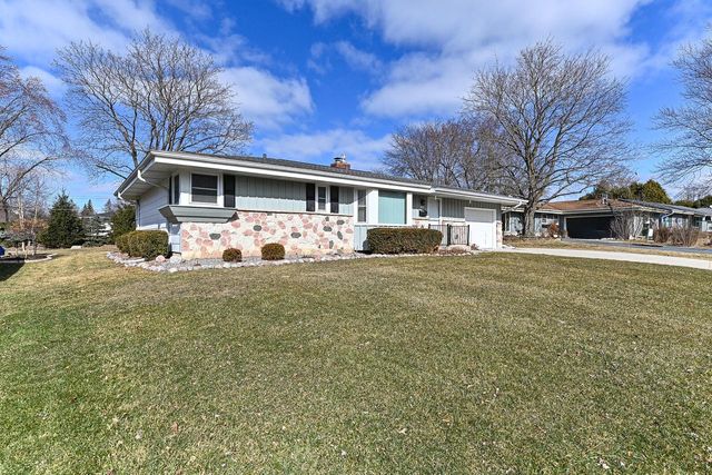 5400 Laura LANE, Greendale, WI 53129