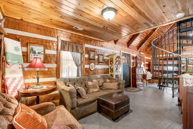 1303 Witt Hollow Rd., Sevierville, TN 37862