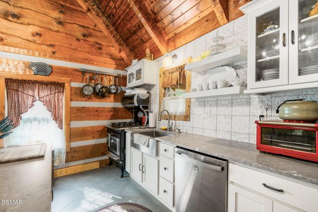 1303 Witt Hollow Rd., Sevierville, TN 37862