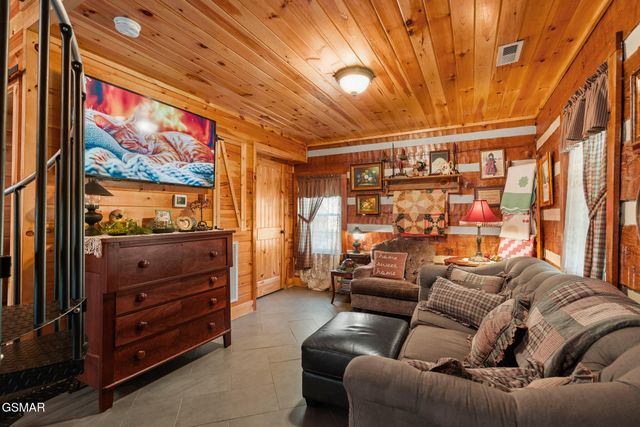 1303 Witt Hollow Rd., Sevierville, TN 37862