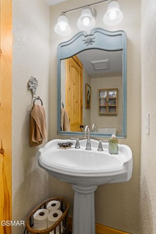 1303 Witt Hollow Rd., Sevierville, TN 37862