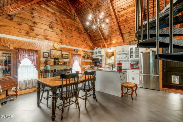 1303 Witt Hollow Rd., Sevierville, TN 37862