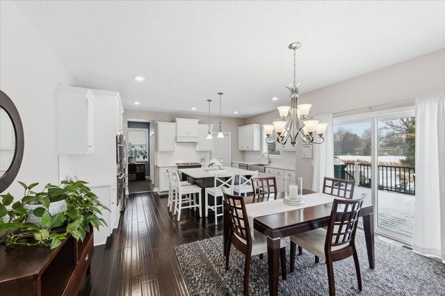 3721 Strawberry Lane, Chanhassen, MN 55331